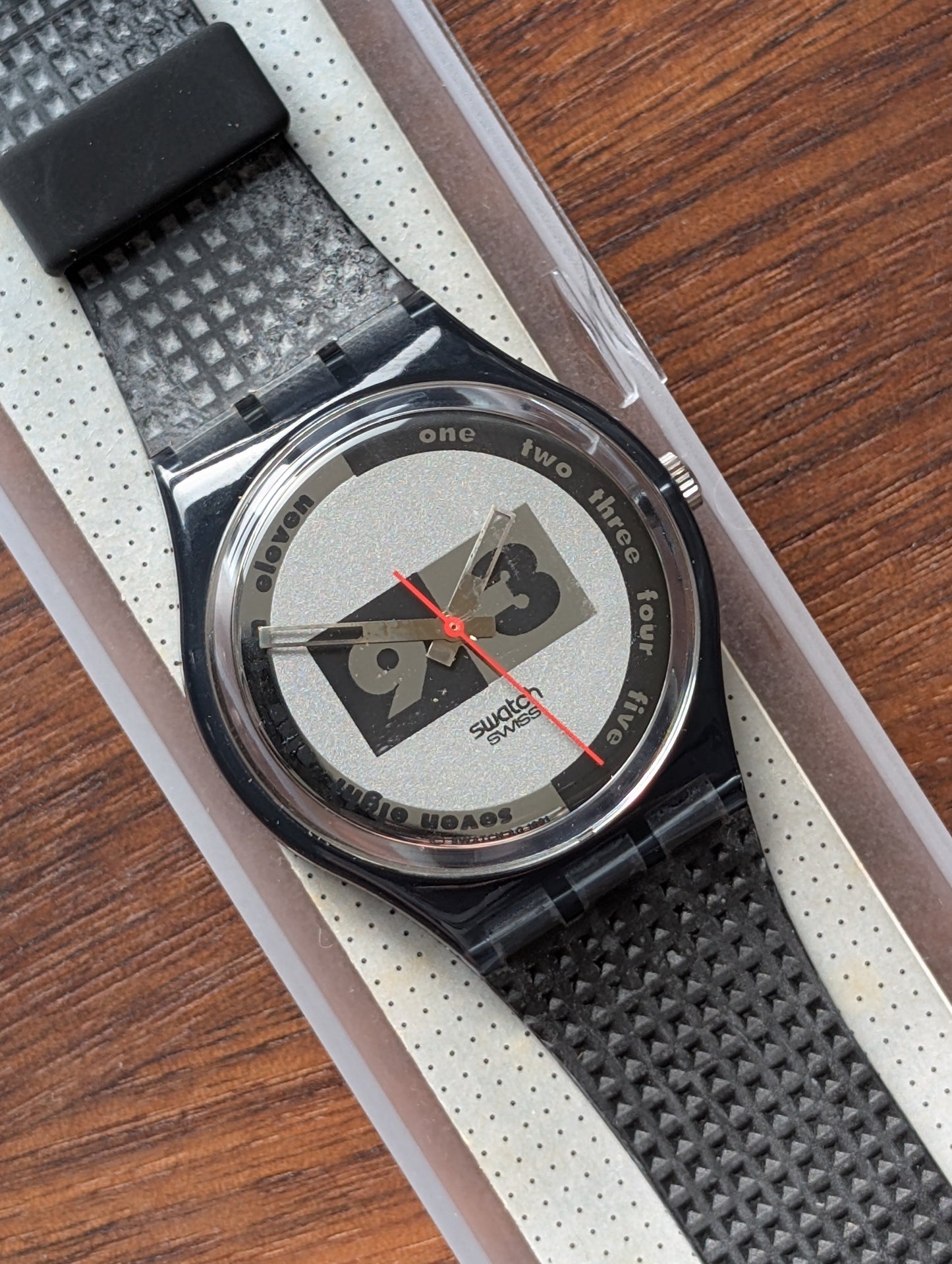 Swatch "Nuni" GM108 (NOS)