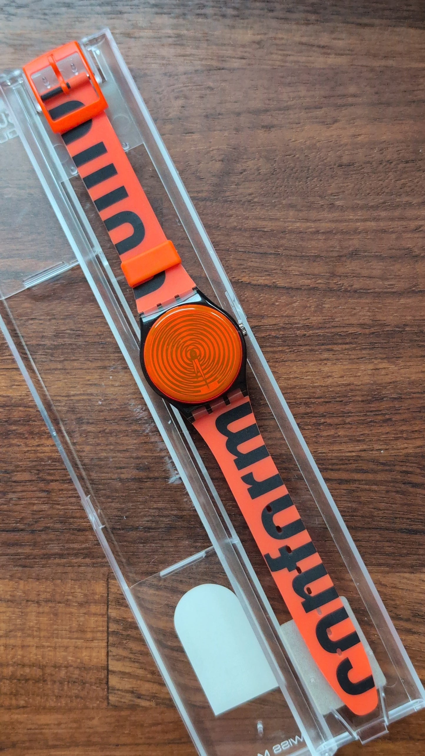 Swatch "Conform" GM139 (NWT)