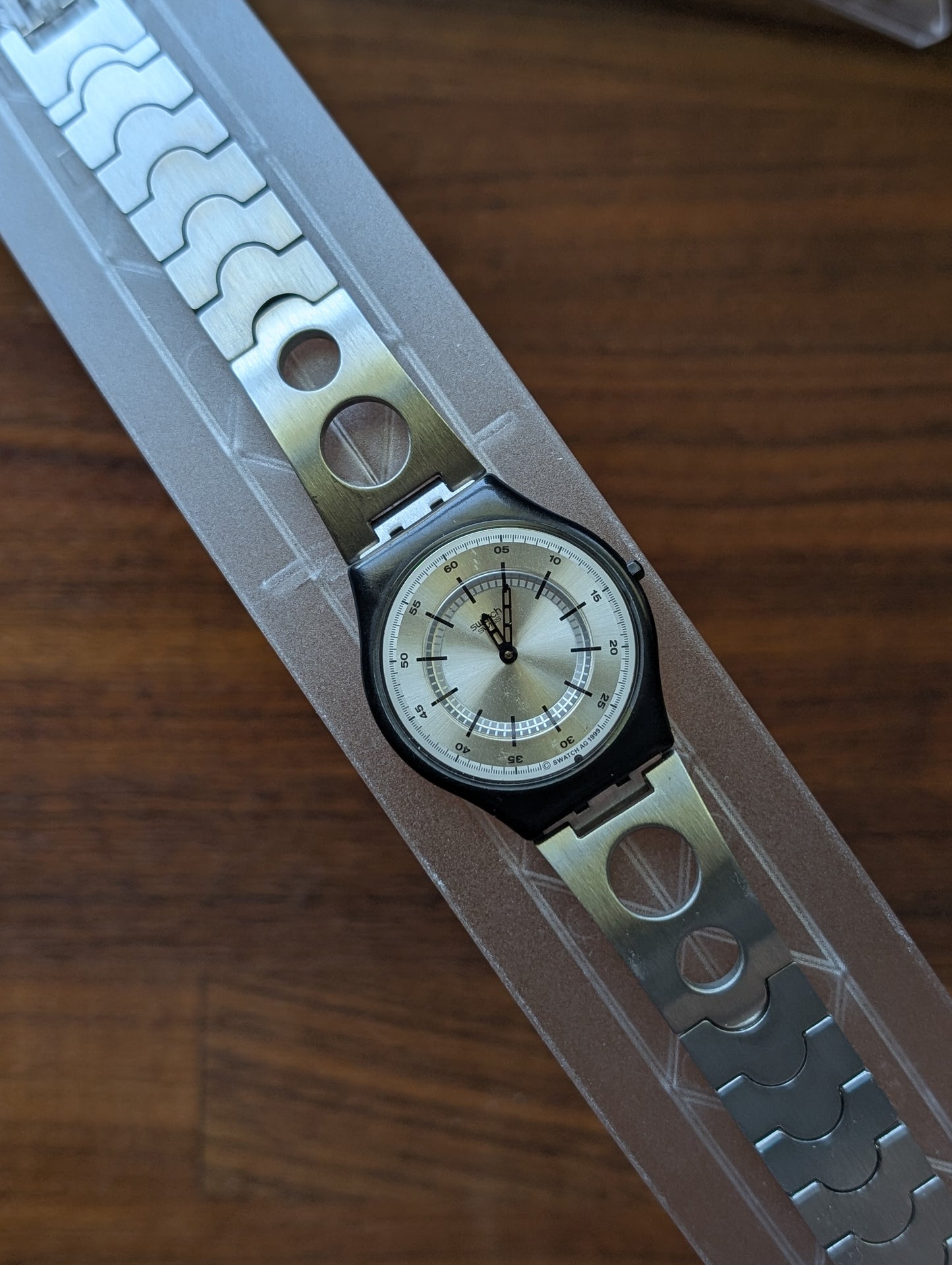 Swatch Skin "Flattention" SFB106G (NOS)